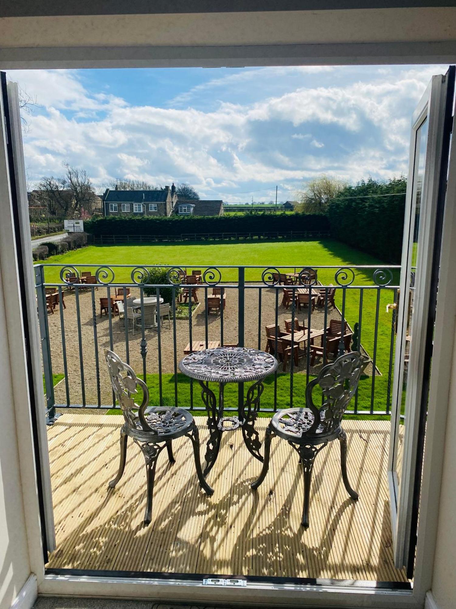 Chequers Inn Harrogate Eksteriør bilde